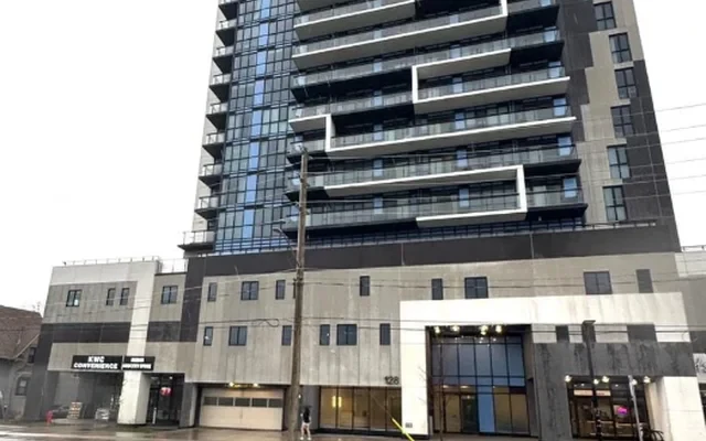 128 King Street North 0