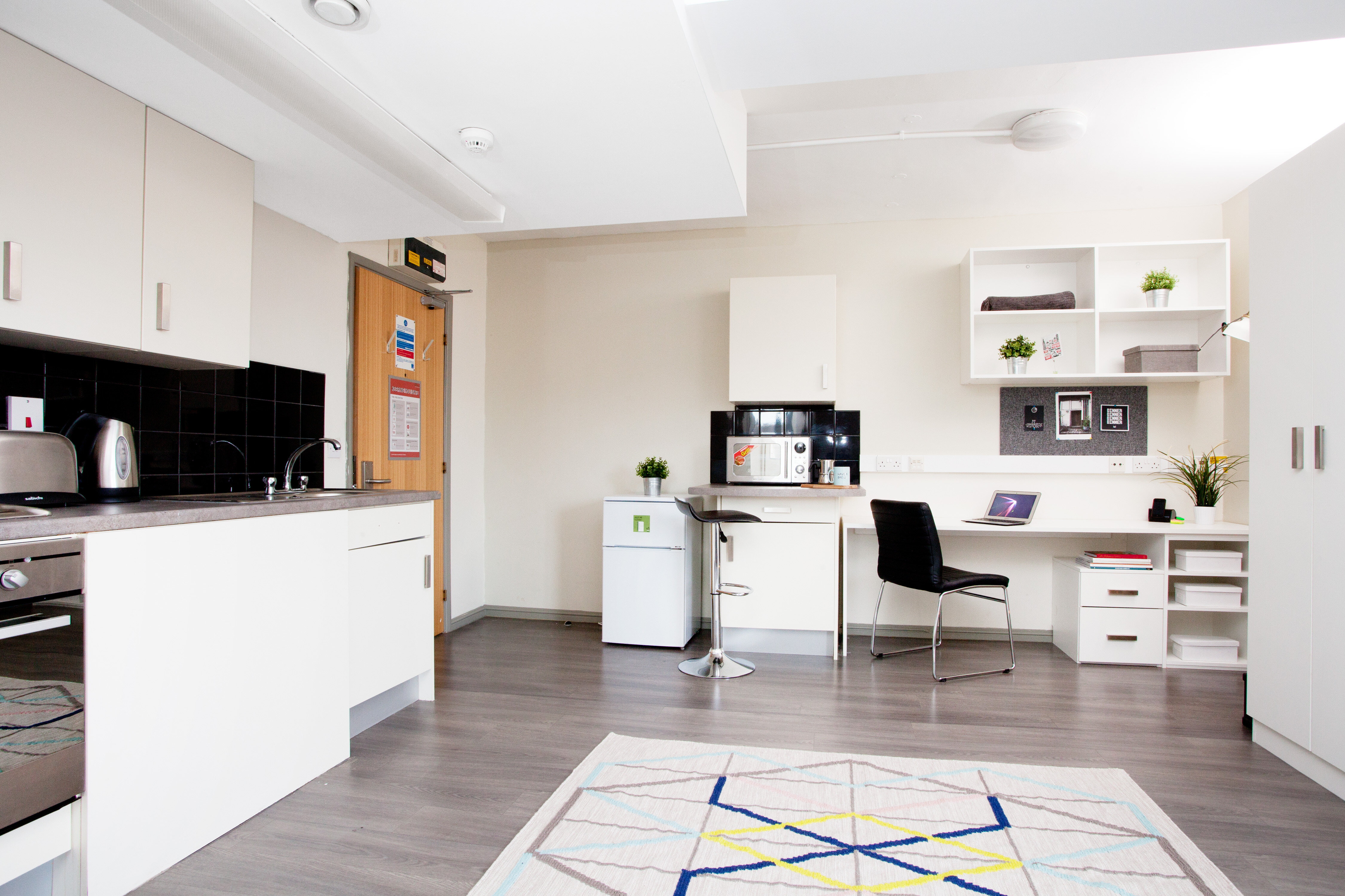 Premium Studio Single