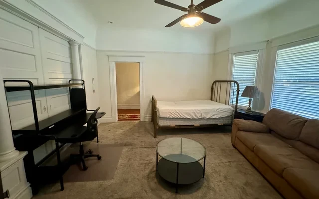 102 W Fulton St 1