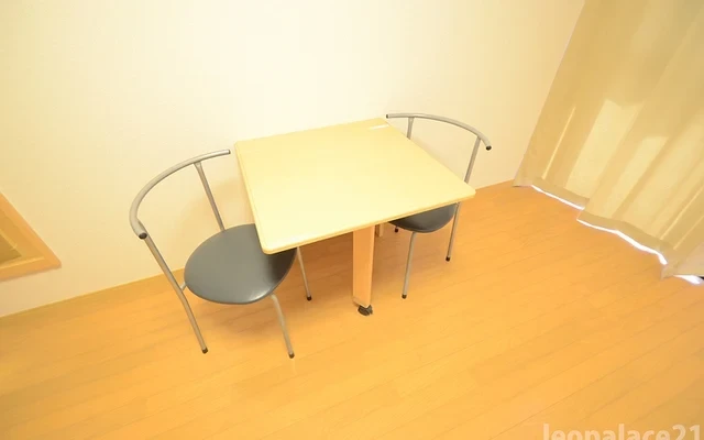 レオパレスブルースカイ 4