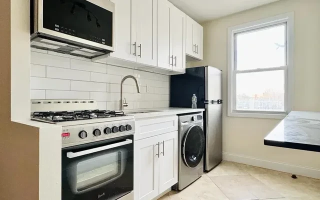 661 Brooklyn Avenue, Brooklyn 4