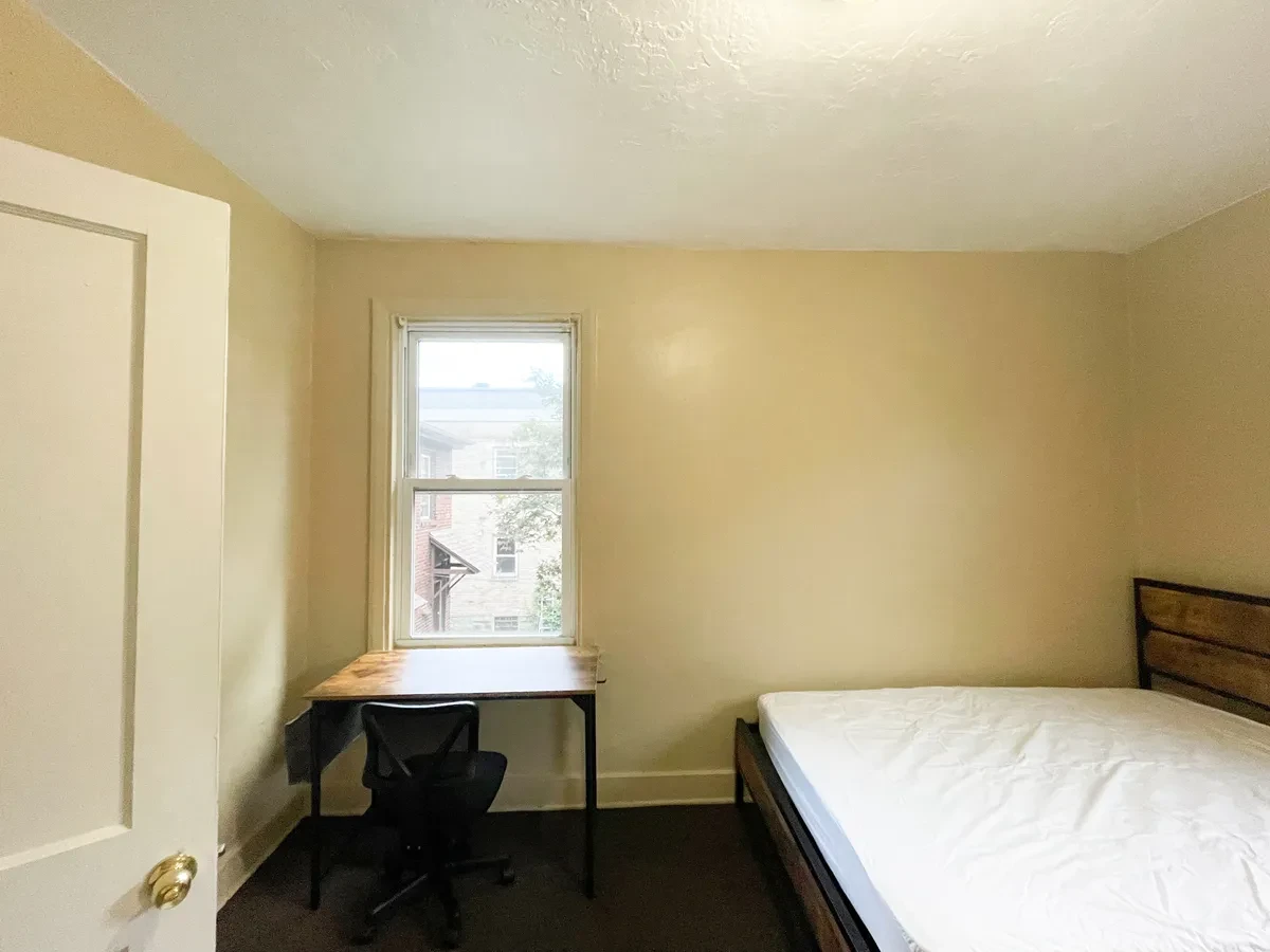 3563-3565 Beechwood Blvd 3