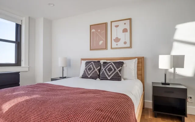 1410 Columbia 4