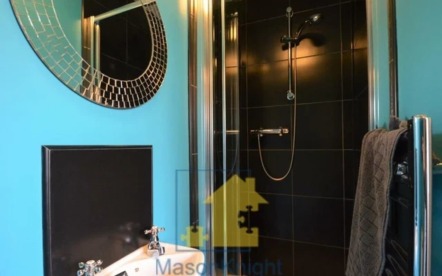 Entire Place·6B2B···18 Katie Road, Selly Oak 4
