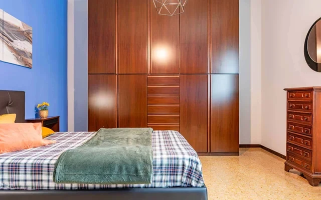 VIA DONADONI 1 <br> PRIVATE ROOM S1 1