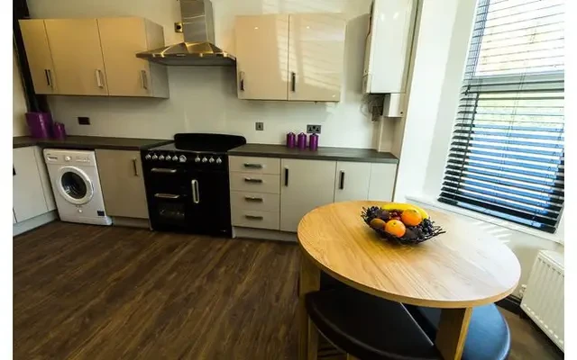1-29 Crowndale Road, Knowle, Bristol, Avon, England, BS4 2 4