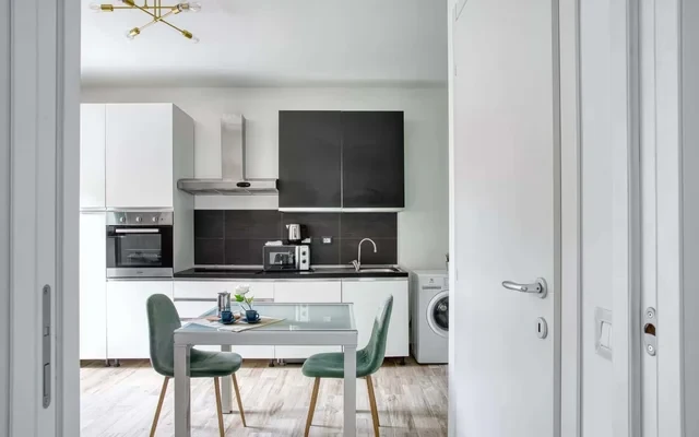 Lively 1-bed flat near city centre 3