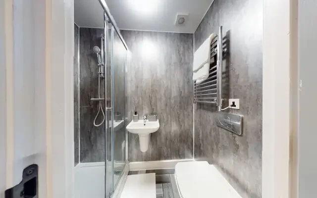 Entire Place·1B1B··2·Graduation House 4