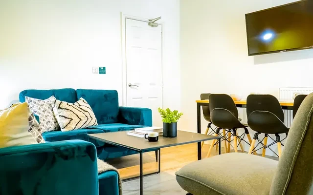 14 Driffield Street 4