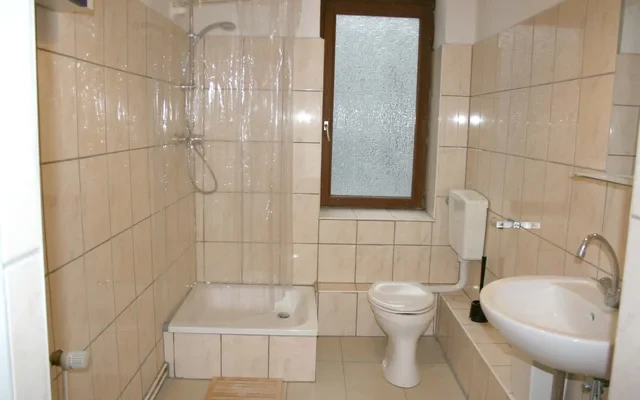 Flughafenstrasse 21DE-01-121M 2