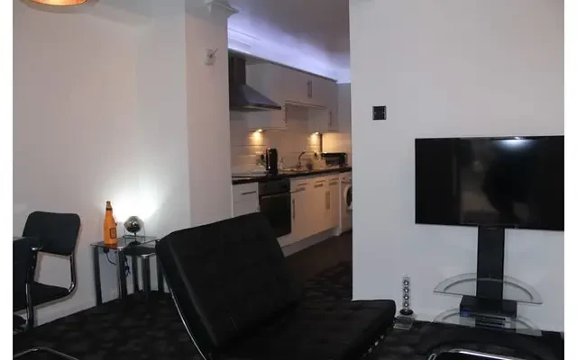 Summer Street, Southville, Bristol, BS3, UK 3