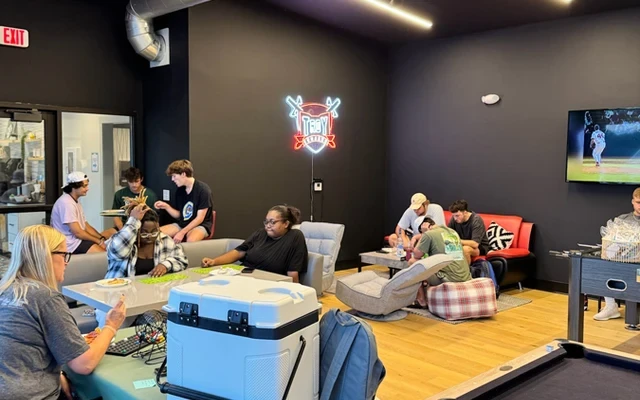 Ivy Row at Troy - alloggio per studenti a Troia NY - club house