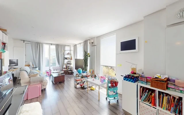 LH-West Parkside - London student accommodation
