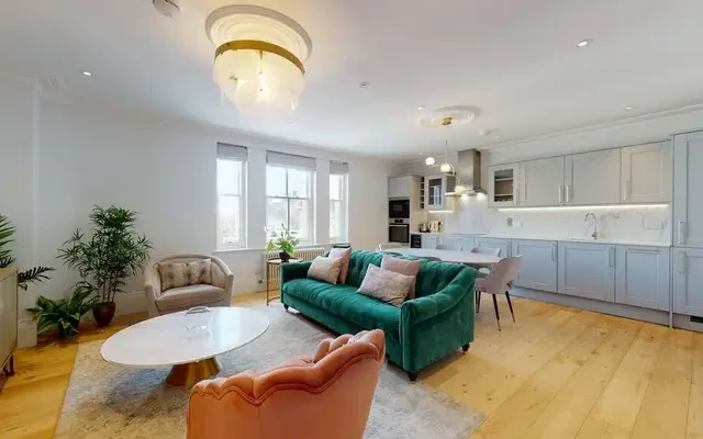 Cromwell Road 9713# 3