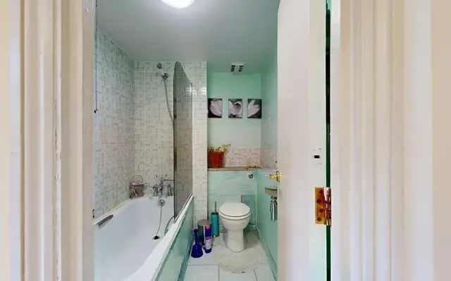 Sloane Avenue 16783# 4