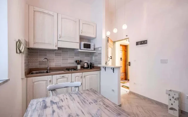 Lanza Apartment 4