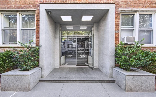 780 Greenwich 2