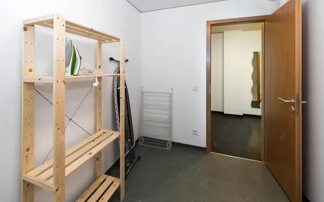 apartment near Weserstraße 1