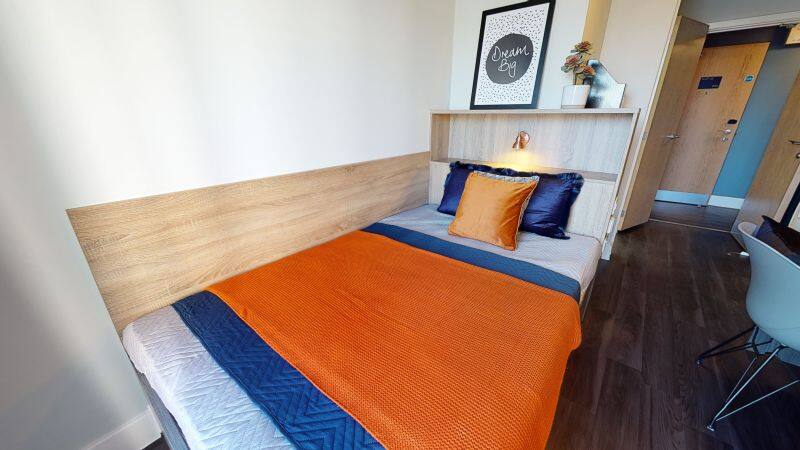 Bronze En Suite Plus