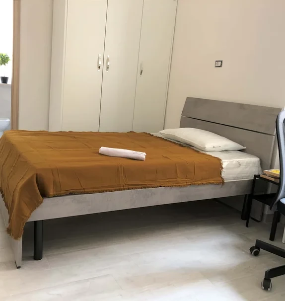 Via Roma 8