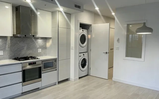 6098 Station Street 2