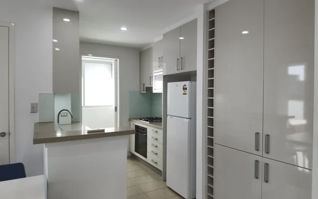 5 Rothschild Ave 3