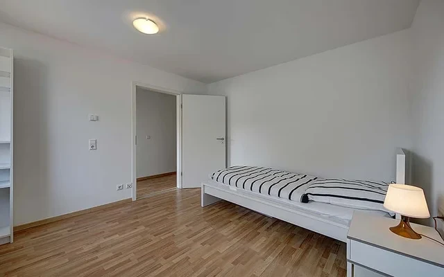 Aachener Strasse 8DE-09-017M 1