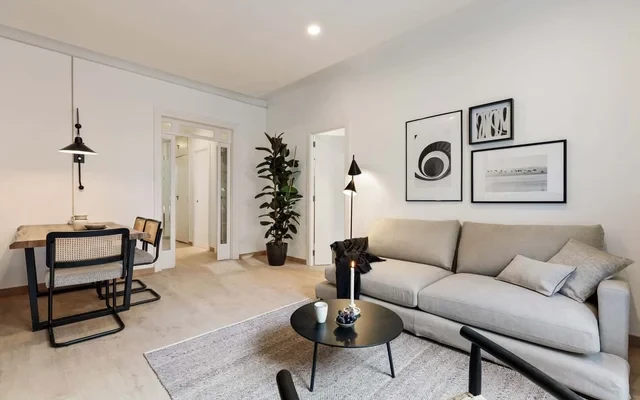 Costa - 3 bedrooms, balcony in Eixample Esquerra 3