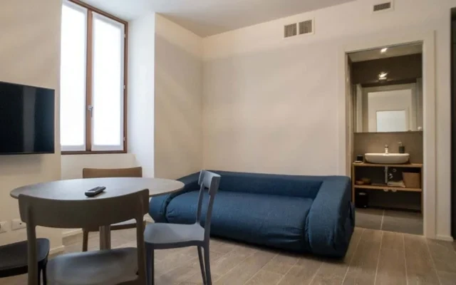 Appartamento in Via Canonica - zona Canonica, Sempione
 (CANONICA79A3) 0