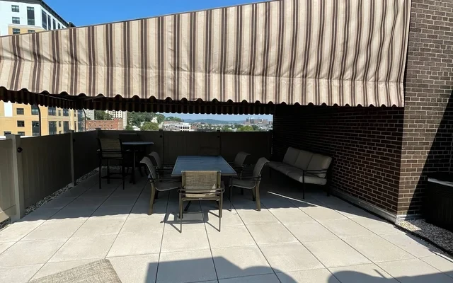 Sherwood Towers - chỗ ở sinh viên tại Pittsburgh - tầng mái