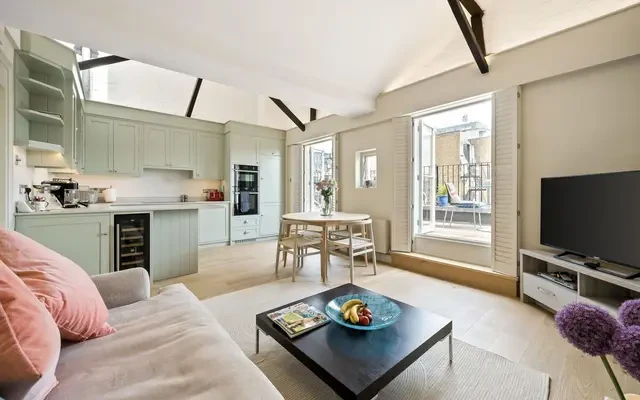 Westbourne Terrace, London, W2. W2 3UN 0
