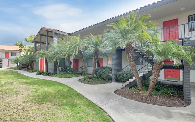 University Village Fullerton 0