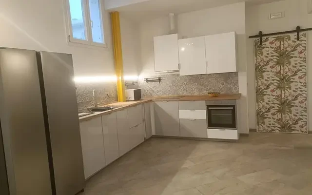 Single bedroom in 4-bedroom apartment 3