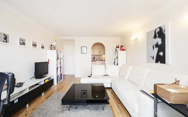 Admiral Walk, Royal Oak, W9 4