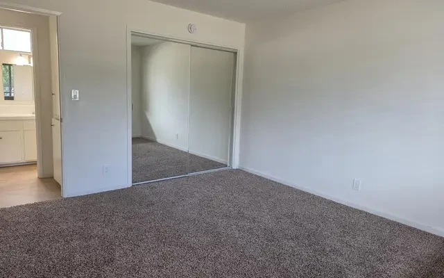 102 N. Hope Avenue - Santa Barbara student accommodation - 1 Bed 1 Bath