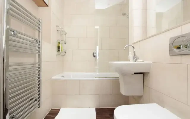 apartment in Shadwell 4