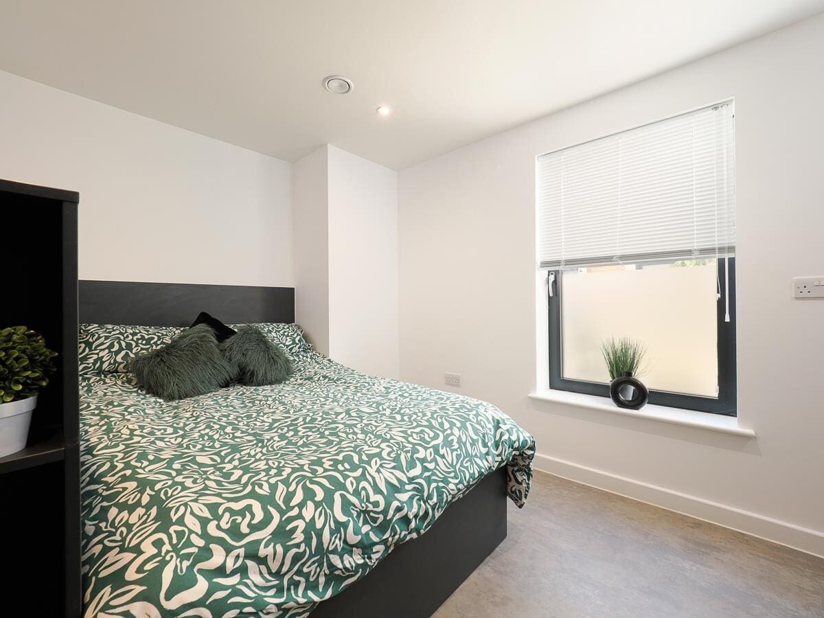 Davey - Studio Style B04