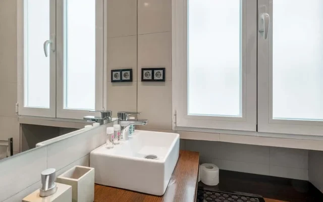 2 bedrooms 2 bathrooms furnished - Bernabeu - Luxury -  bright in business area - MintyStay 4