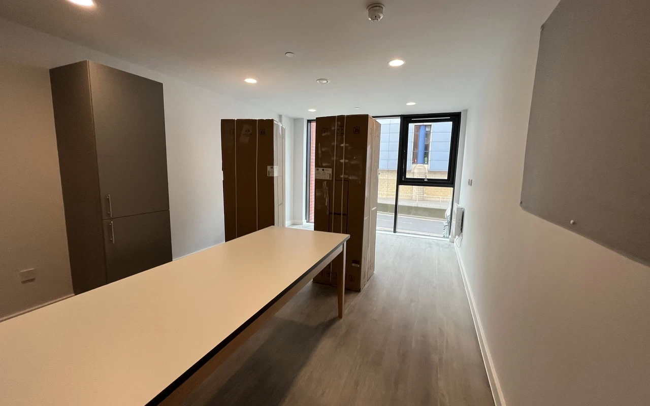 iQ Nelson Court 6