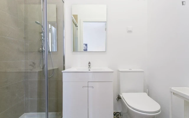 Very modern 7-bedroom apartment near the Anjos metro 2