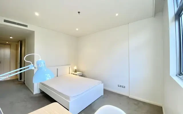 2 Lachlan St 4
