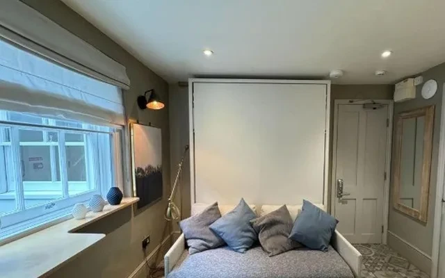 LH-197 Gloucester Place 2