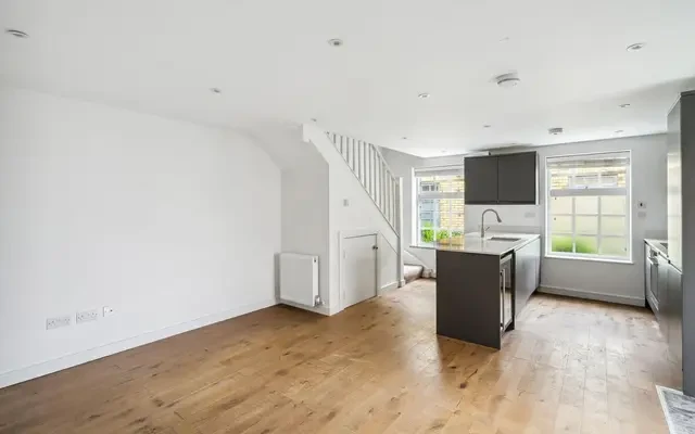 Elm Grove, Wimbledon, London, SW19 4BW 0