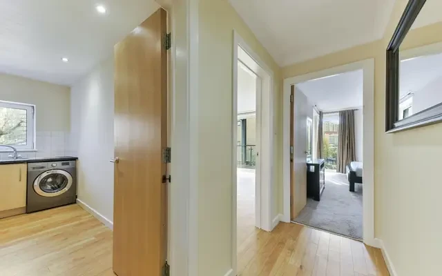 Boardwalk Place, London, E14 5SE 2