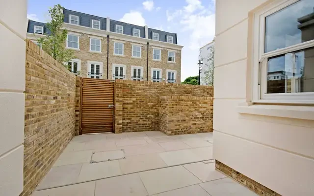 Sulivan Road, South Park, SW6 1