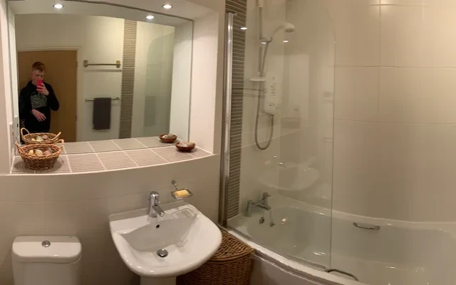 Fountain Court EX4 4