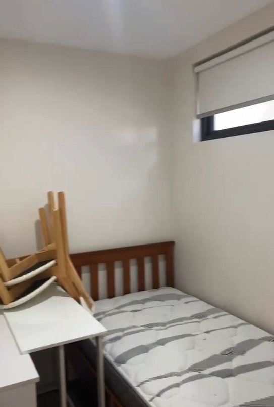 8 Kingsborough Way