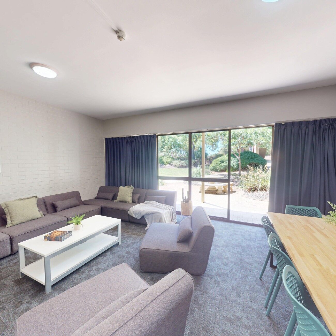 8 Bedroom Apartment south-Single Bed