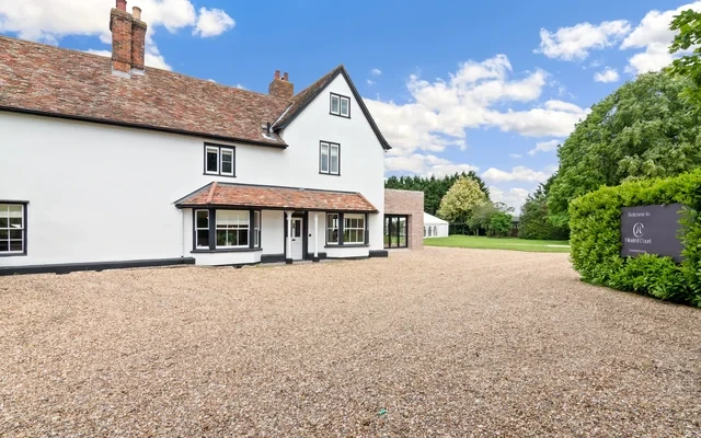The Manor at Minstrel Court 1