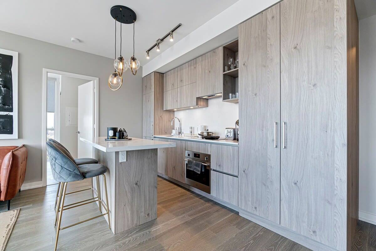 1 yorkville ave 3